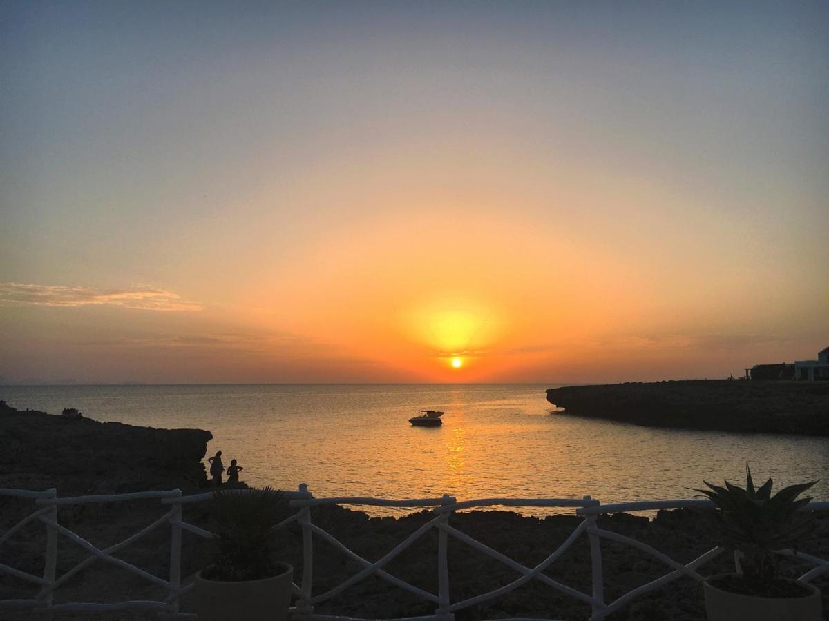 Apartamentos Ciutadella Cala Blanca  Buitenkant foto