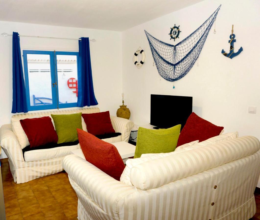 Apartamentos Ciutadella Cala Blanca  Buitenkant foto